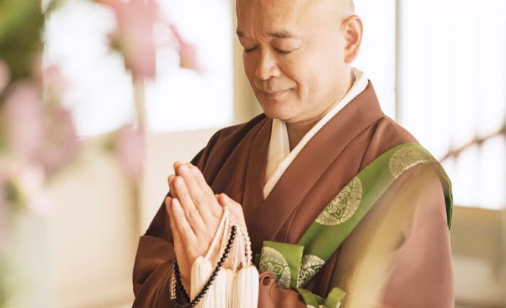 寺院での葬儀、家族葬、僧侶の手配はツナグお葬式